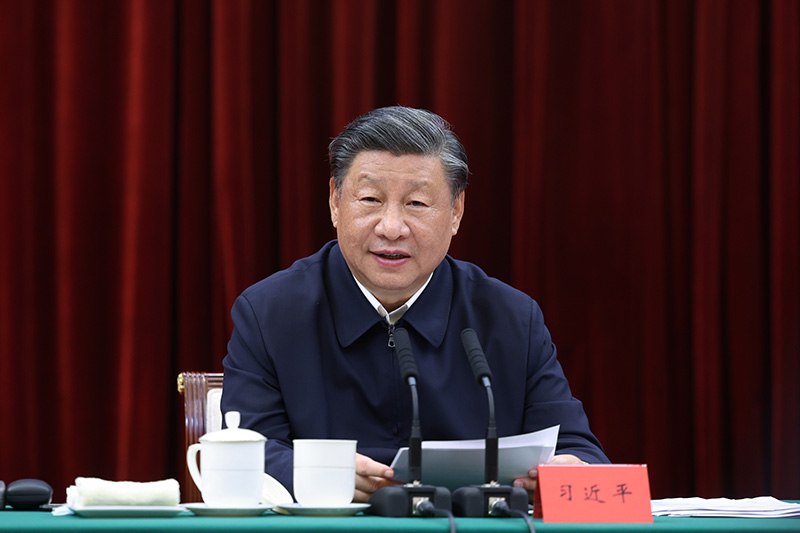 2023年10月12日下午，中共中央總書記、國(guó)家主席、中央軍委主席習(xí)近平在江西省南昌市主持召開進(jìn)一步推動(dòng)長(zhǎng)江經(jīng)濟(jì)帶高質(zhì)量發(fā)展座談會(huì)并發(fā)表重要講話。新華社記者 鞠鵬 攝