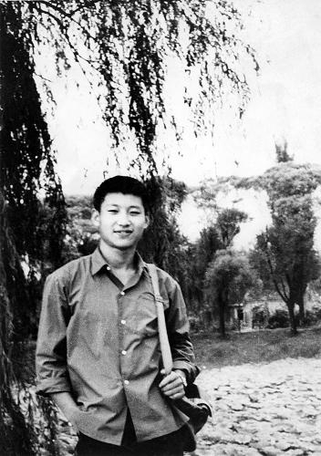 這是1972年，插隊(duì)回京探親時(shí)的習(xí)近平。